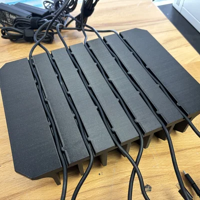 Kệ Dựng Laptop Dọc (6 Laptop)