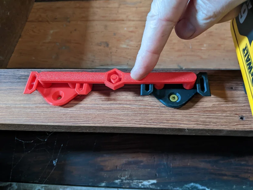 Giá treo pin DeWalt (DeWalt Battery Bracket) - Image 6