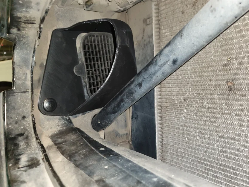 Air Scroop BMW F30 – Ống hướng gió lạnh vào đường hút - Image 2