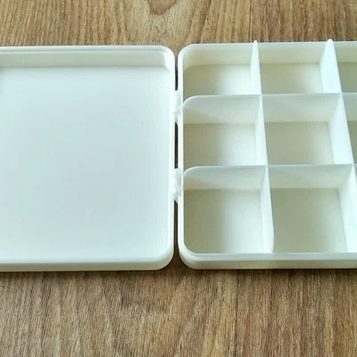 Hộp đựng thuốc thông minh (Medicine Box) thiết kế in một lần cực tiện