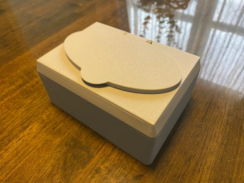 Hộp đựng khăn ướt em bé gắn nam châm (Magnetic Baby Wipes Containter) - Image 2