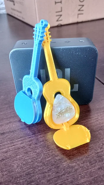 Móc khóa kiêm hộp đựng phím đàn guitar in 3D nhỏ gọn - Image 1