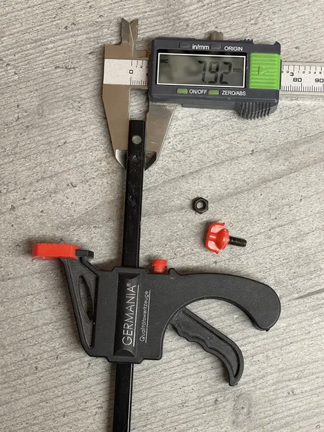 Zwingenfuß – Chân kẹp cho ray C-profile trên Führungsschiene - Image 2