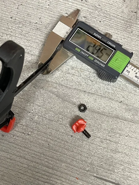 Zwingenfuß – Chân kẹp cho ray C-profile trên Führungsschiene - Image 4