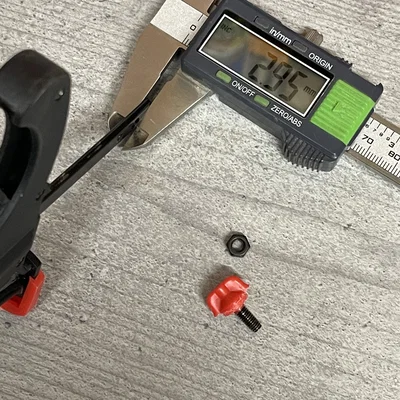 Zwingenfuß – Chân kẹp cho ray C-profile trên Führungsschiene