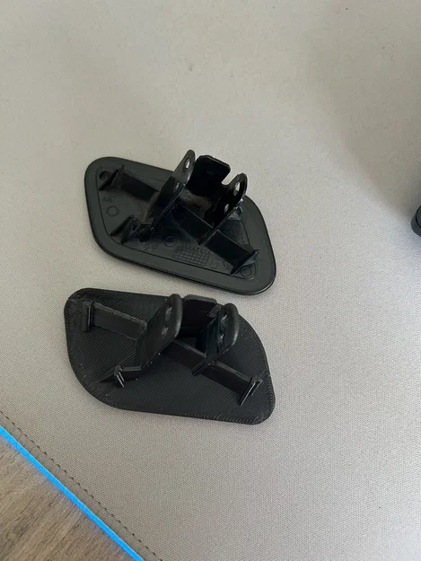 Nắp đậy vòi xịt rửa đèn pha cho xe Peugeot 5008 - File in 3D - Image 1