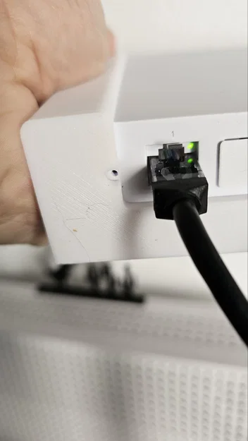 Giá treo tường Ubiquiti UCG-Ultra/UXG-Max | UCG Ultra | UXG Max | UCG Max - Image 8