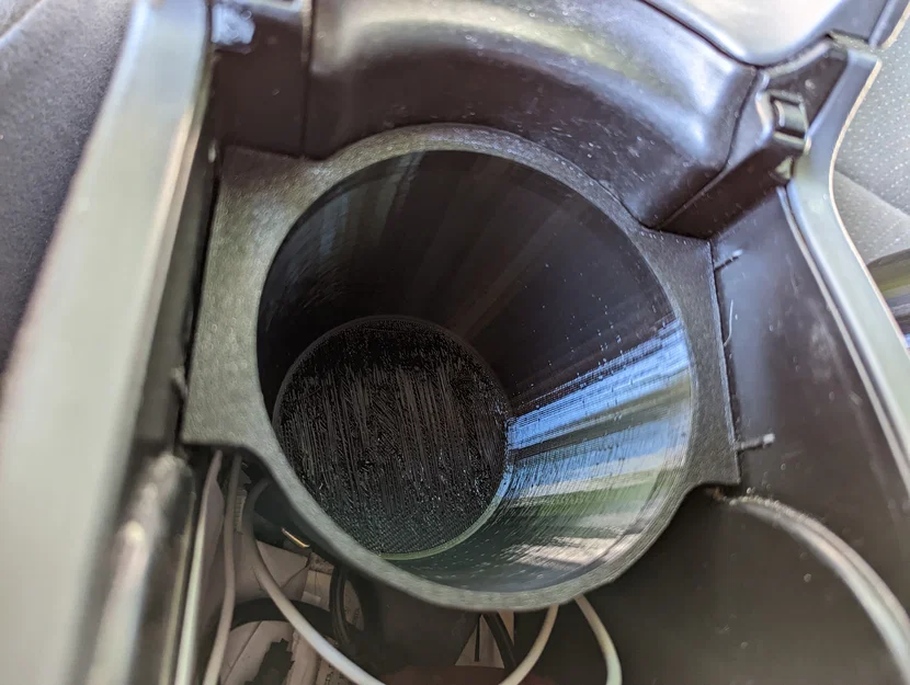 Prius (Gen 3) – Cupholder cỡ lớn cho chai nước - Image 1