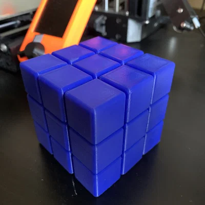 Rubik’s Cube print-in-place hoạt động được đầu tiên trên thế giới