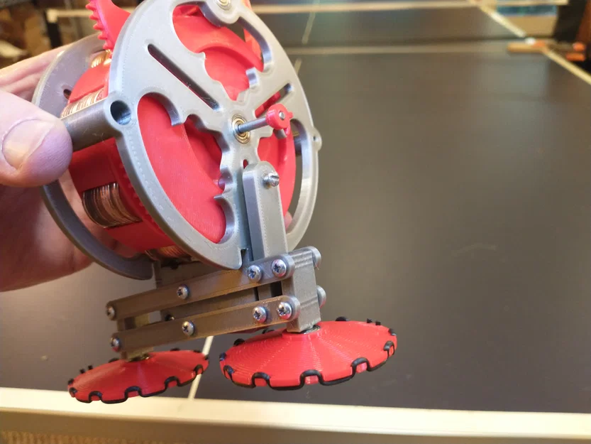 Gyroman 4: Con quay hồi chuyển biết đi (Walking Gyroscope) - Image 4