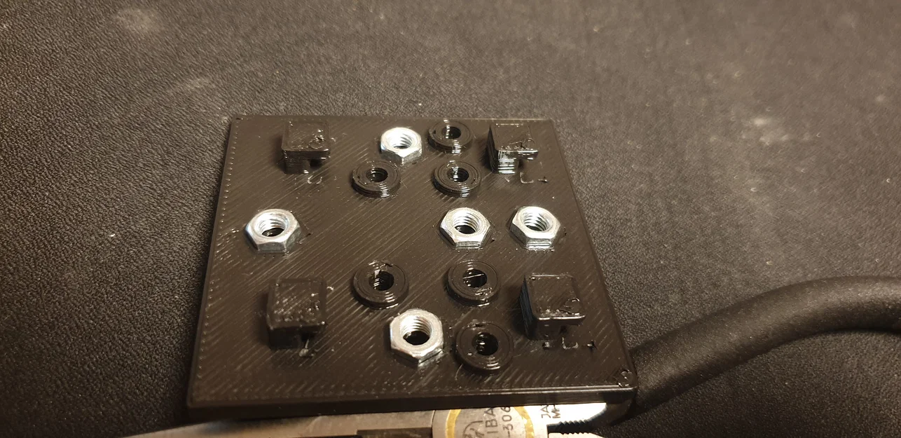 Giá/holder cho pegboard lỗ vuông (Lochwand Halterungen – quadratische Lochung) - Image 12