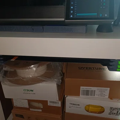 Khay giữ steel sheet có nút eject dạng bập bênh - Creality K1 Max