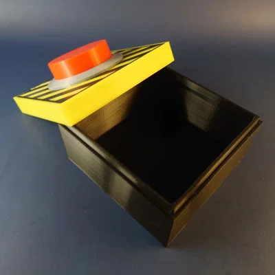 Nút Đỏ Nguy Hiểm (Hộp) – Red Danger Button (Box)