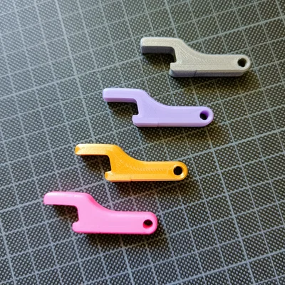 Mini Key Chain Bottle Opener PLA – Đồ mở nắp chai mini gắn móc khóa