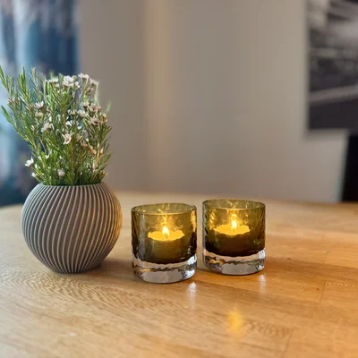 Bình hoa gân phong cách Scandinavian (Scandinavian-Inspired Ribbed Vase)