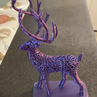 Hươu Voronoi trang trí kèm đế (Baseplate)