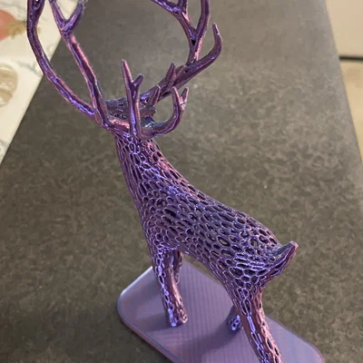 Hươu Voronoi trang trí kèm đế (Baseplate)