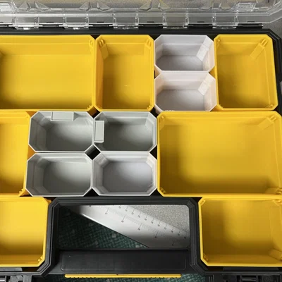 Các Ngăn Chứa Mini DeWalt (DeWalt Mini Storage Bins)
