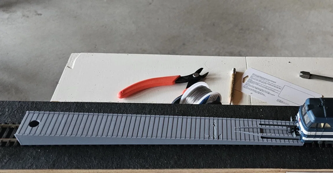 Rerailer đường ray HO/OO (H0) cho tàu hỏa – Track Rerailer - Image 1