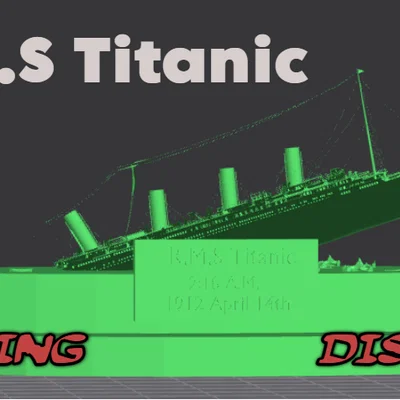 Mô hình trưng bày Titanic đang chìm (Titanic Sinking Display)