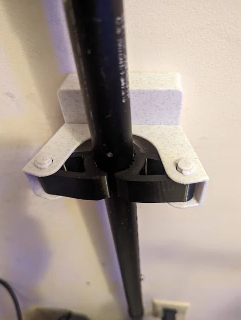 Giá treo chổi thông minh - Phụ kiện kẹp cán chổi chắc chắn in 3D - Image 1