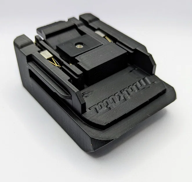 Adapter pin Dewalt sang dụng cụ Makita (Dewalt Battery to Makita Tools adaptor) - Image 1