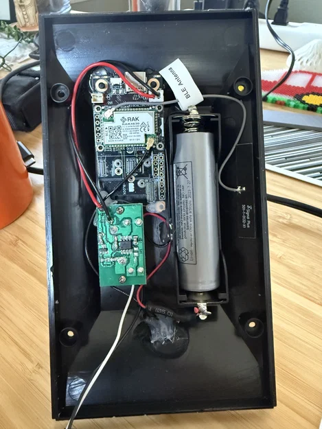 Giá đỡ anten N-Type cho Meshtastic từ đèn solar Harbor Breeze (Antenna Mount) - Image 4