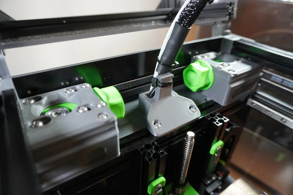 Voron v0.2: Umbilical PCB Strain Relief & Molex Support - Image 1