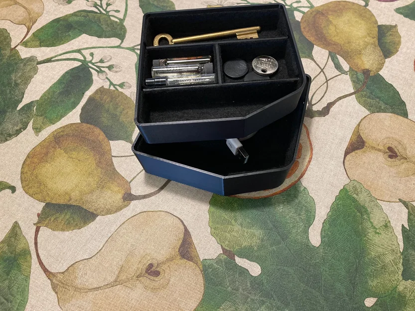 Khay sắp xếp đồ tiện ích cho hộc để tay Kia Niro 2023 - Image 3