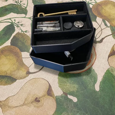 Khay sắp xếp đồ tiện ích cho hộc để tay Kia Niro 2023