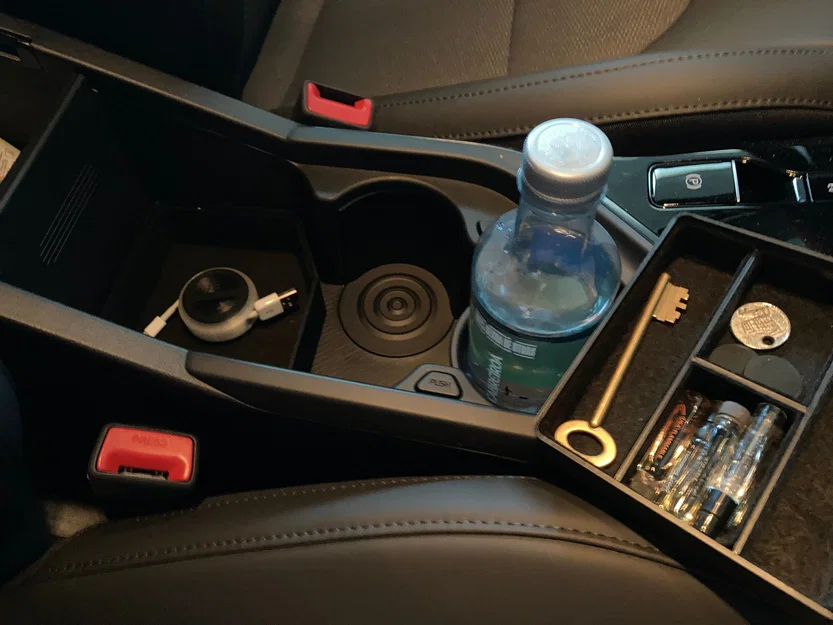 Khay sắp xếp đồ tiện ích cho hộc để tay Kia Niro 2023 - Image 5