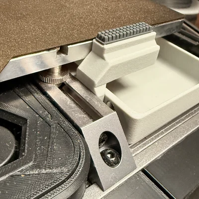 Chổi Lau Nozzle Voron (A1 Silicone Brush) Kèm Khay Purge Nam Châm