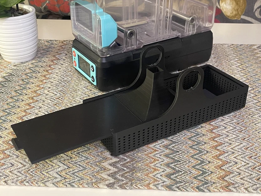 Khay hạt hút ẩm & nắp phễu PolyDryer (Dessicant Tray and Lid) - Image 5