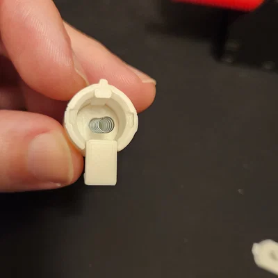 Poke Ball mở được: latch + bản lề print in place