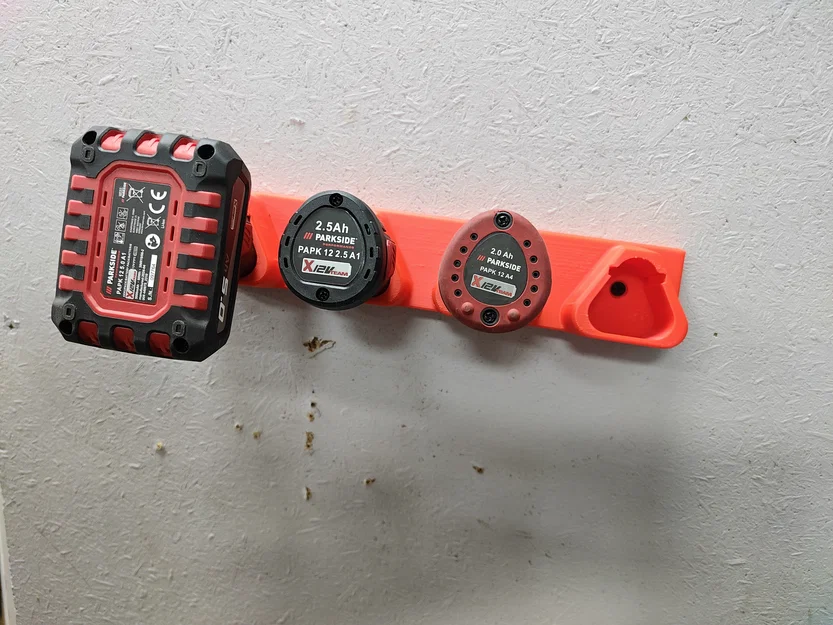 Giá Treo Pin Parkside X12V 4 Vị Trí - Phụ Kiện Workshop Gọn Gàng - Image 1