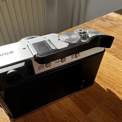 Tay bám ngón cái gắn hot shoe cho Fujifilm X-E4