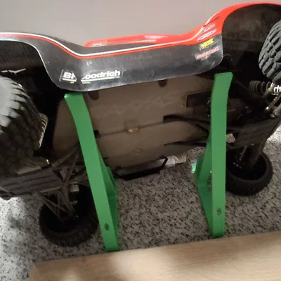 Traxxas Slash - gá treo tường ngang cho 2WD / 4WD