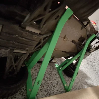 Traxxas Slash - gá treo tường ngang cho 2WD / 4WD