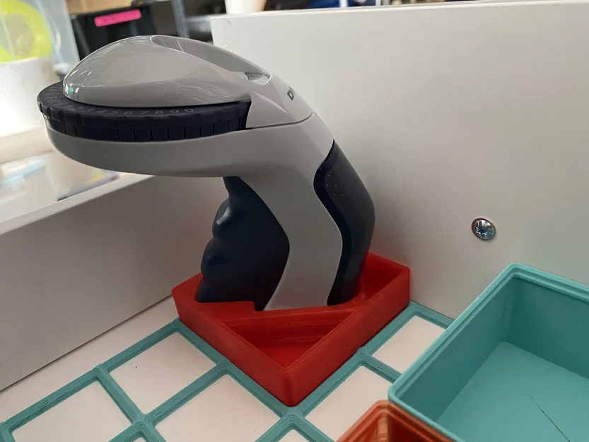 Giá đỡ Gridfinity cho Dymo Omega (V3) - Image 1