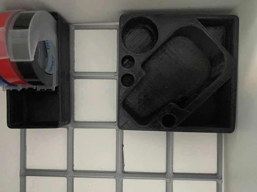 Giá đỡ Gridfinity cho Dymo Omega (V3) - Image 9