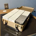 Hộp đựng bài (logo Cards Against Humanity dập nổi trong file 3MF) - Thumbnail 2
