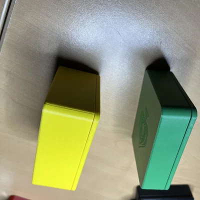 Hộp bấm mở đựng bài tây (Playing Card Snap Box)