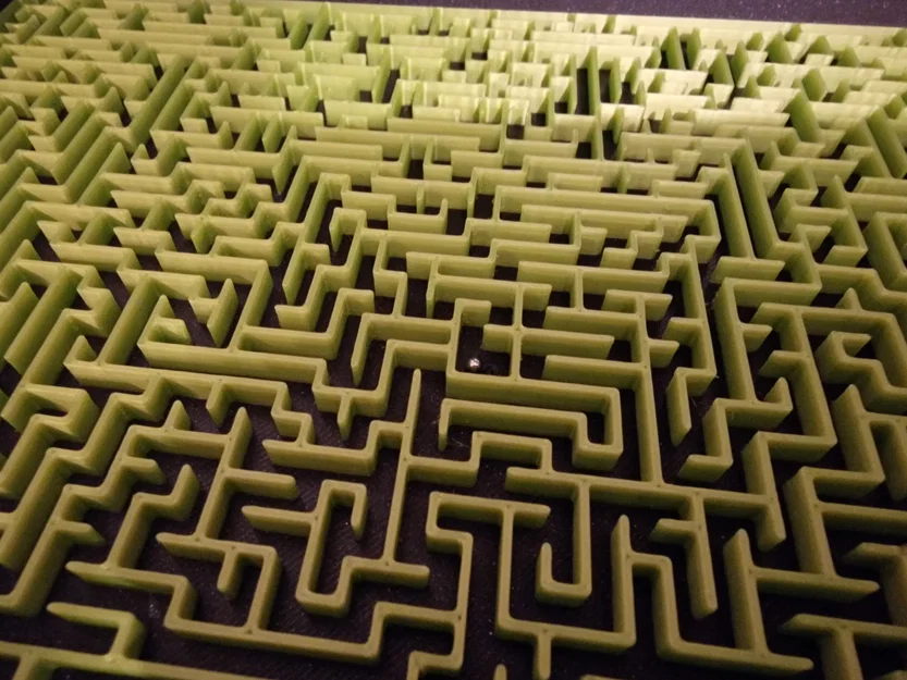 Mê cung 54x44 ô vuông, bắt đầu từ trung tâm - Image 3