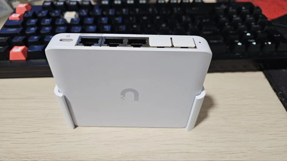 Giá treo tường Ubiquiti Unifi USW-Flex-Mini 2.5G 5 (Wall Mount) - Image 8