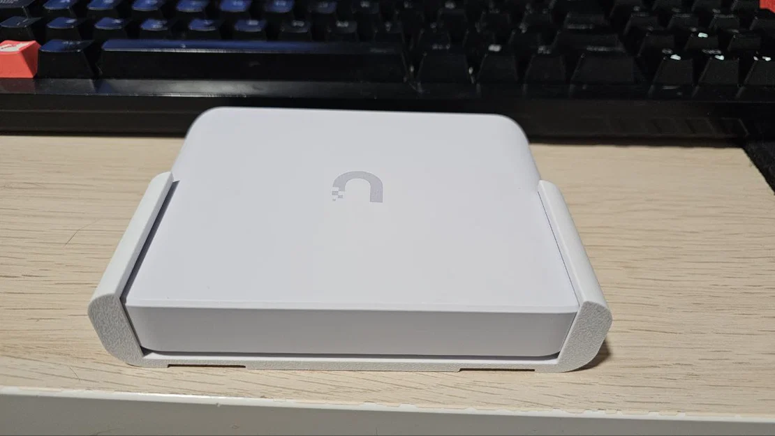 Giá treo tường Ubiquiti Unifi USW-Flex-Mini 2.5G 5 (Wall Mount) - Image 10
