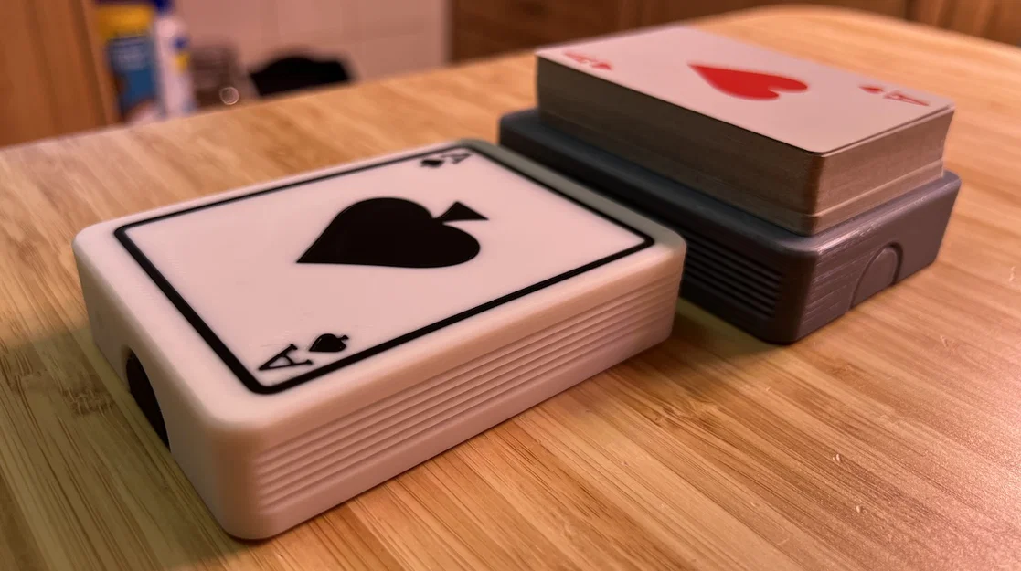 Hộp đựng bài tây du lịch (Playing Cards Travel Case) - Image 2