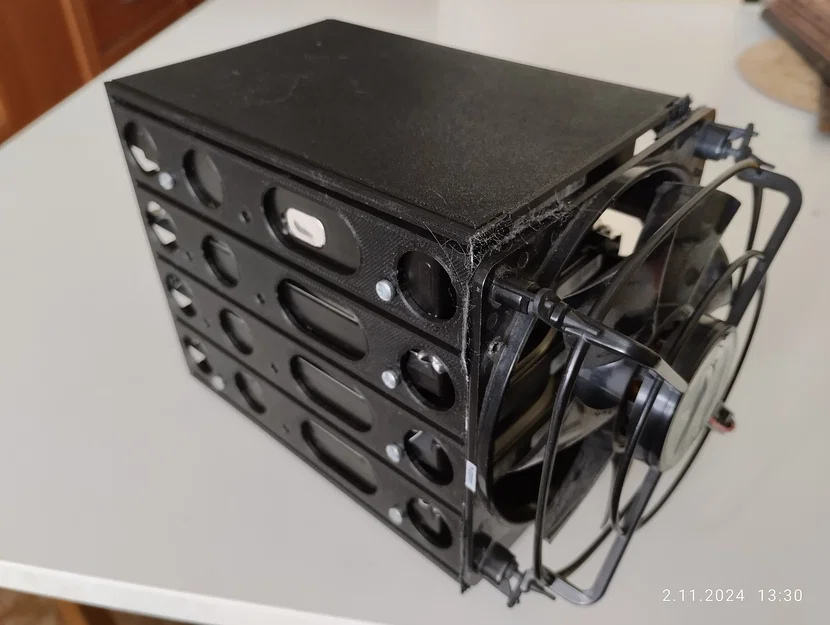 Khung gắn 4 ổ cứng HDD 3.5 inch (HDD cage) cho PC tự làm - Image 2