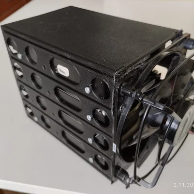 Khung gắn 4 ổ cứng HDD 3.5 inch (HDD cage) cho PC tự làm