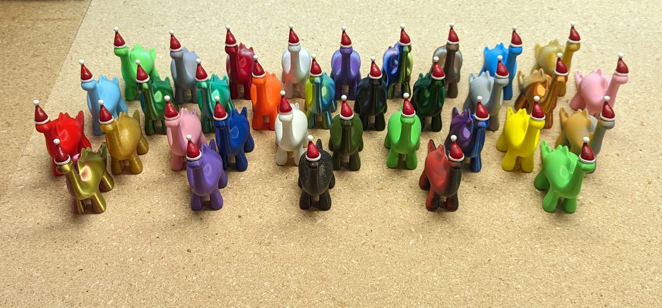 Mô hình khủng long Giáng sinh đáng yêu - Cute Stylized Dinosaur Santa - Image 2