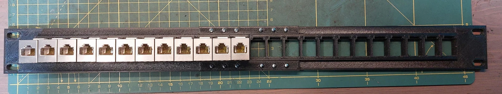 Patch Panel 19 inch 24 cổng cho Keystone RJ45 (Tự in 3D) - Image 1